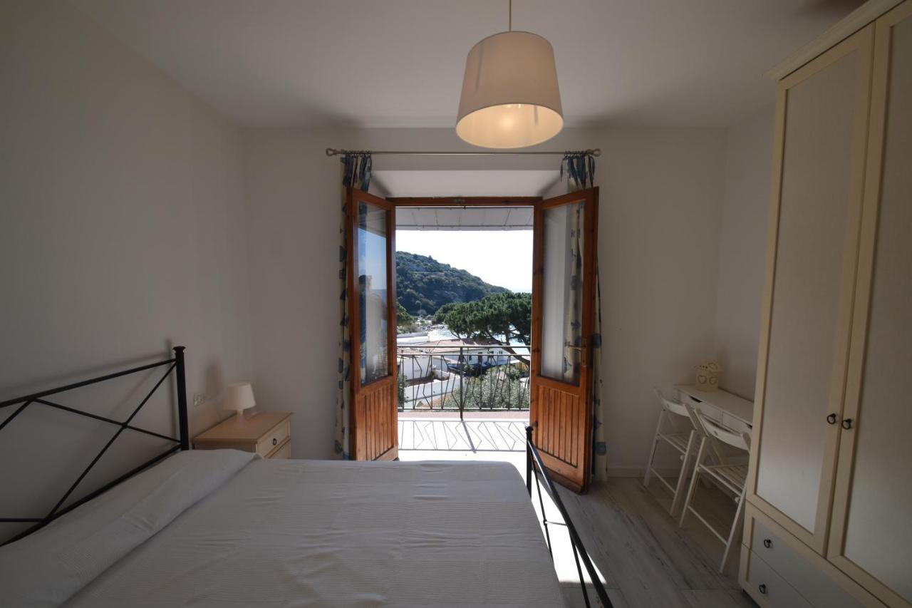 Appartamenti Cavoli - Vista Mare Con Terrazze, Clima E Posti Auto Spiaggia di Cavoli 외부 사진