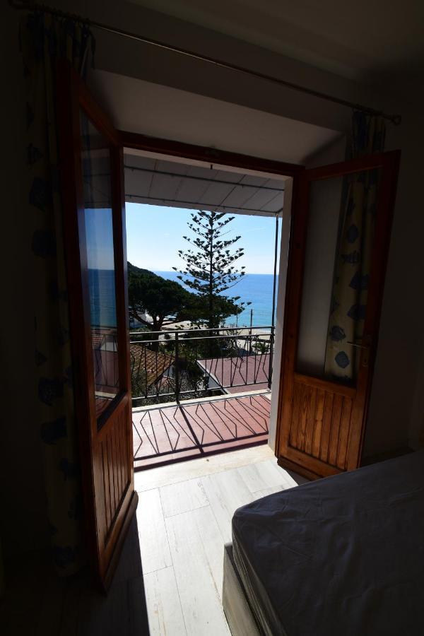 Appartamenti Cavoli - Vista Mare Con Terrazze, Clima E Posti Auto Spiaggia di Cavoli 외부 사진
