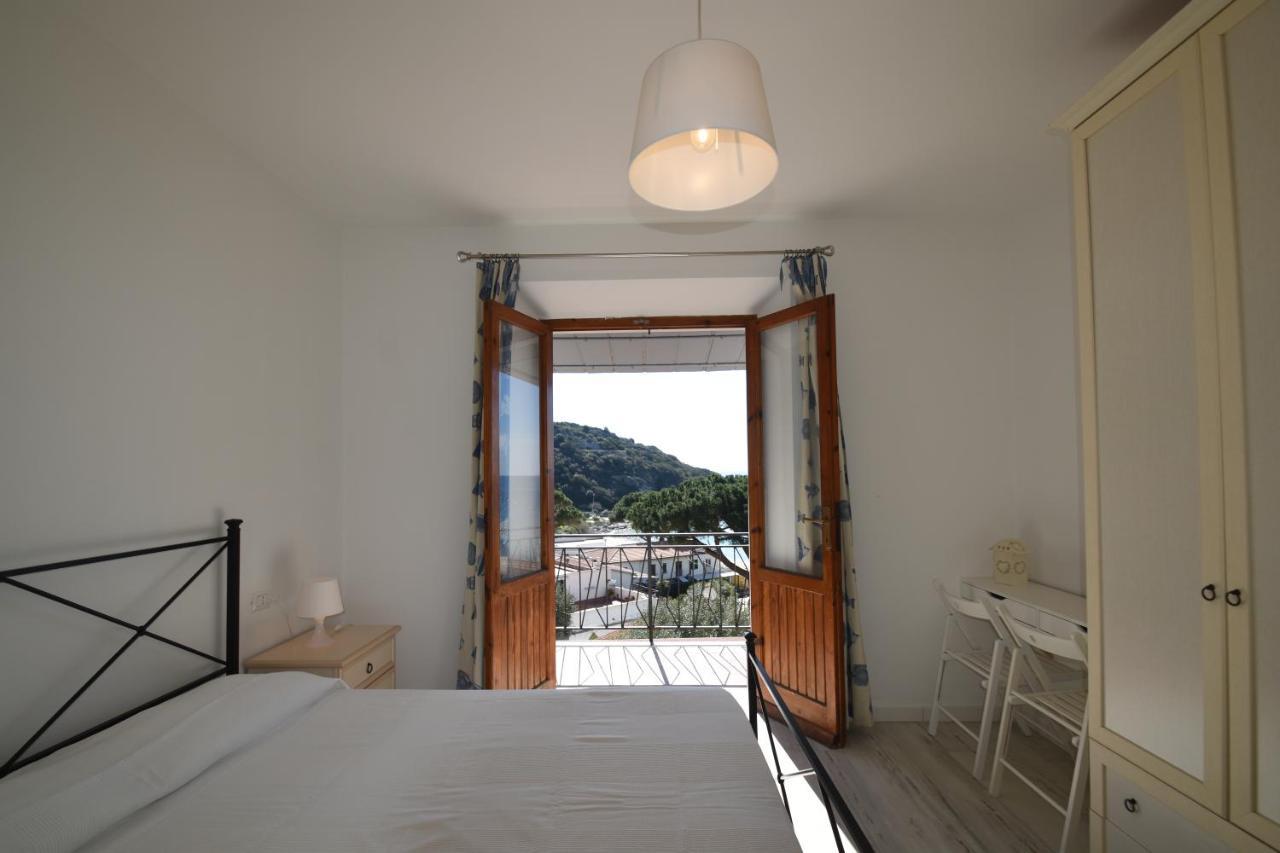Appartamenti Cavoli - Vista Mare Con Terrazze, Clima E Posti Auto Spiaggia di Cavoli 외부 사진