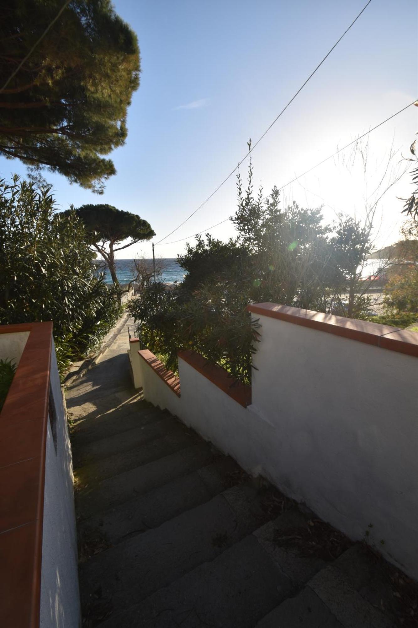 Appartamenti Cavoli - Vista Mare Con Terrazze, Clima E Posti Auto Spiaggia di Cavoli 외부 사진