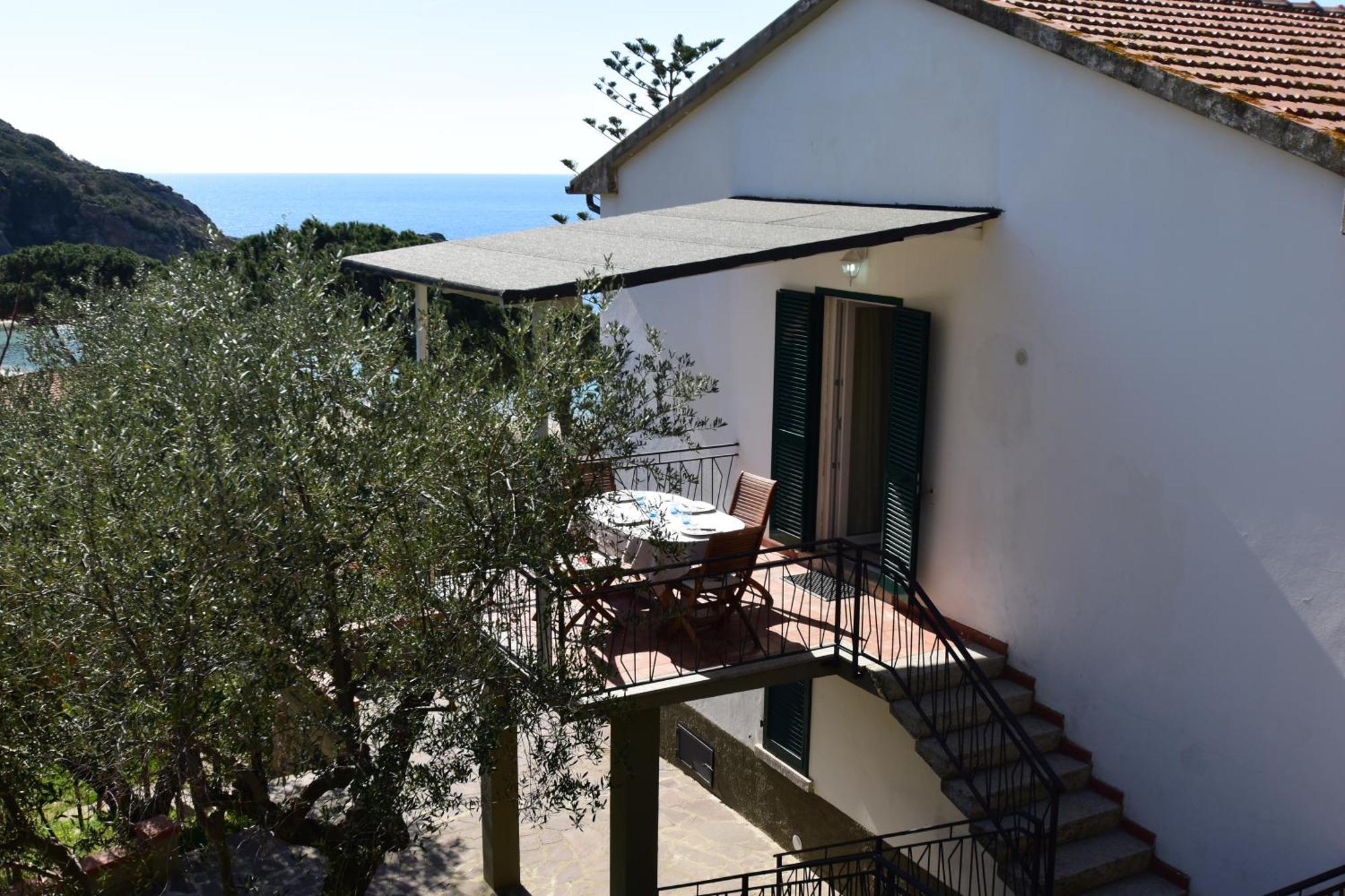 Appartamenti Cavoli - Vista Mare Con Terrazze, Clima E Posti Auto Spiaggia di Cavoli 외부 사진